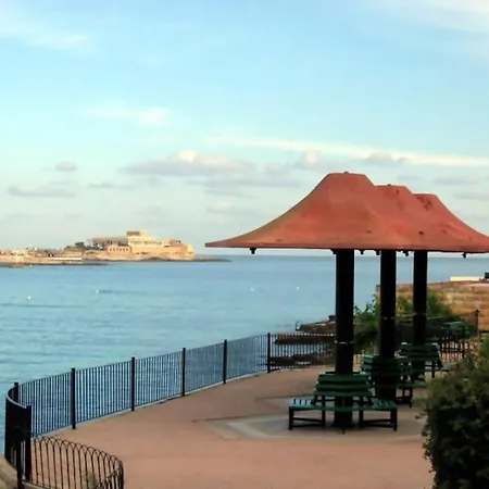 Modern Luxury Penthouse In Perfect Location Διαμέρισμα *