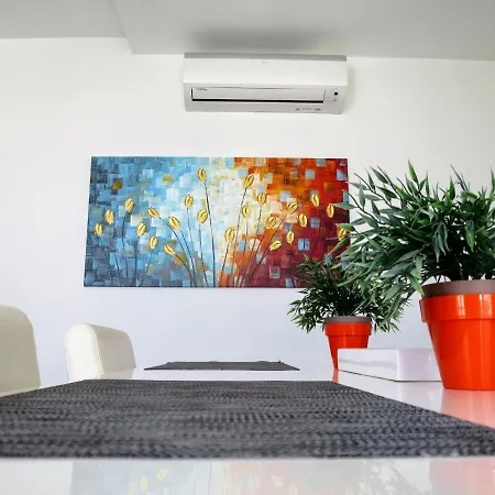 Modern Luxury Penthouse In Perfect Location *