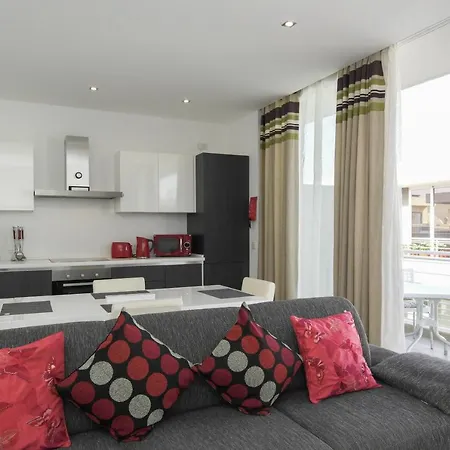 Modern Luxury Penthouse In Perfect Location