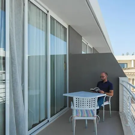 Modern Luxury Penthouse In Perfect Location Lejlighed